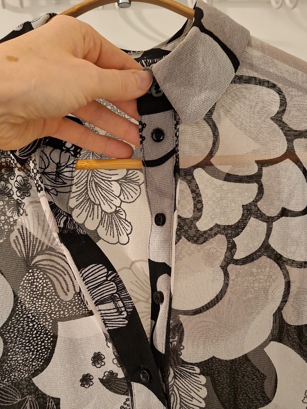 Mexx Vintage/Y2K Mesh/Sheer Black & White Floral Graphic Blouse (Size M) - Picture 3 of 6